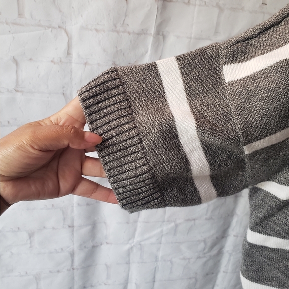 Banana Republic, Size M, Gray and white color - Picture 5 of 7